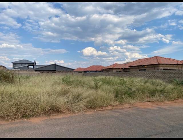 LAND FOR SALE IN CHROOM PARK
